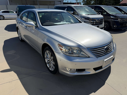 2010 Lexus LS460 AWD V8 4.6L Premium Luxury Sedan, (#9371)