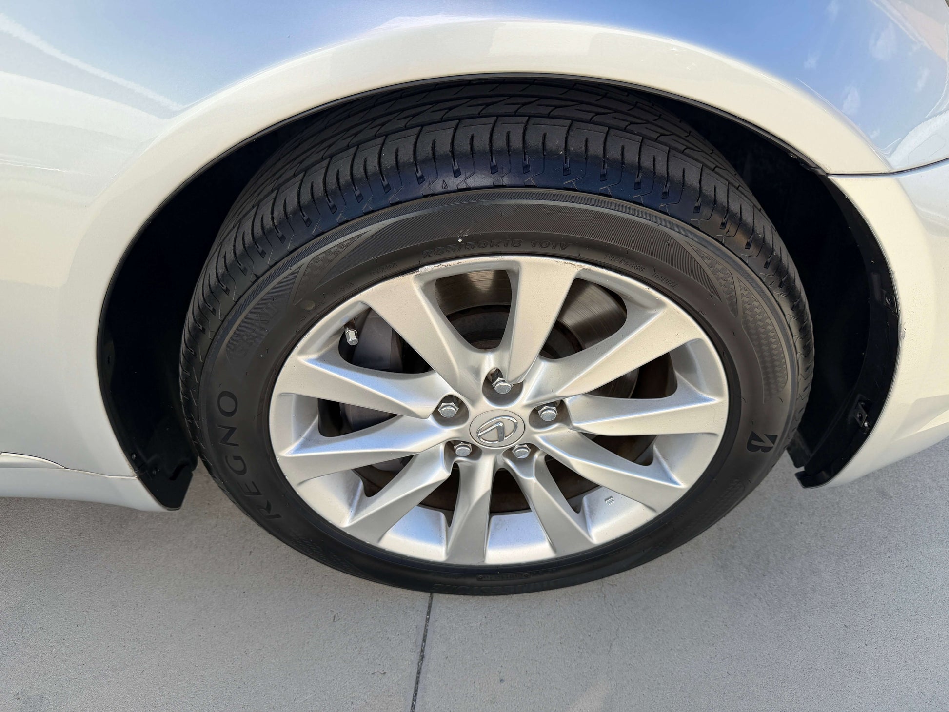 2010 Lexus LS460 AWD V8 4.6L silver alloy wheel and tire detail close-up image