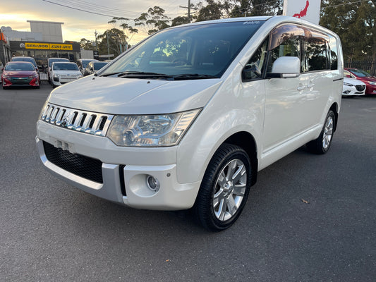2007 Mitsubishi Delica D5 2.4L 4WD Premium Edition, VIN 6U9000CV5W0010398 (#0398)