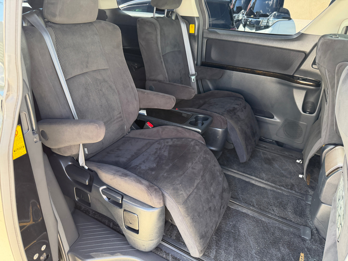 2011 Toyota Vellfire 2.4L Z Edition 7 seats People Mover, (#3315)