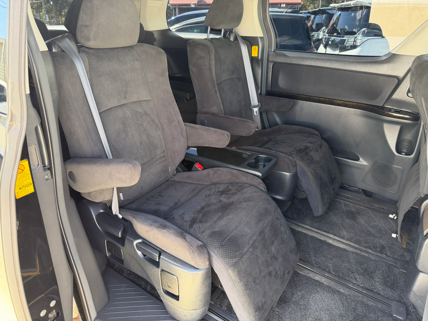 2011 Toyota Vellfire 2.4L Z Edition 7 seats People Mover, (#3315)