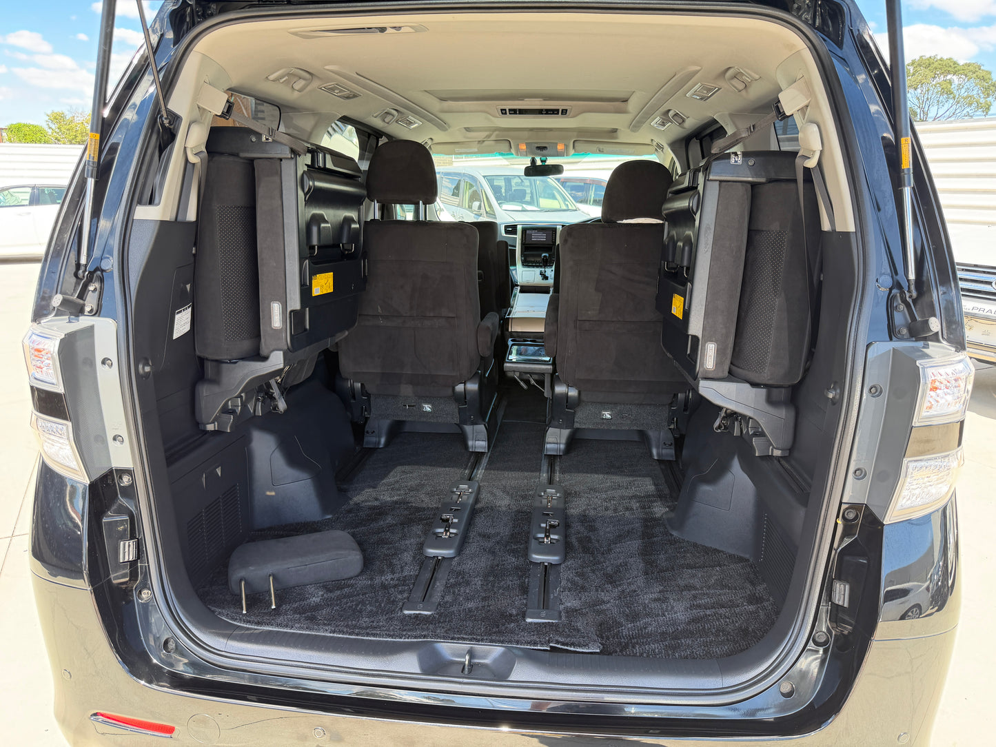 2011 Toyota Vellfire 2.4L Z Edition 7 seats People Mover, (#3315)