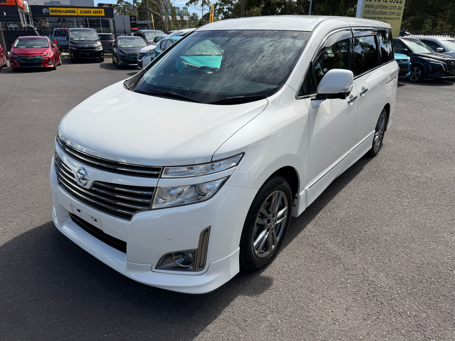 2013 Nissan Elgrand V6 3.5L Highway Star Premium 7 seats, (#0281)