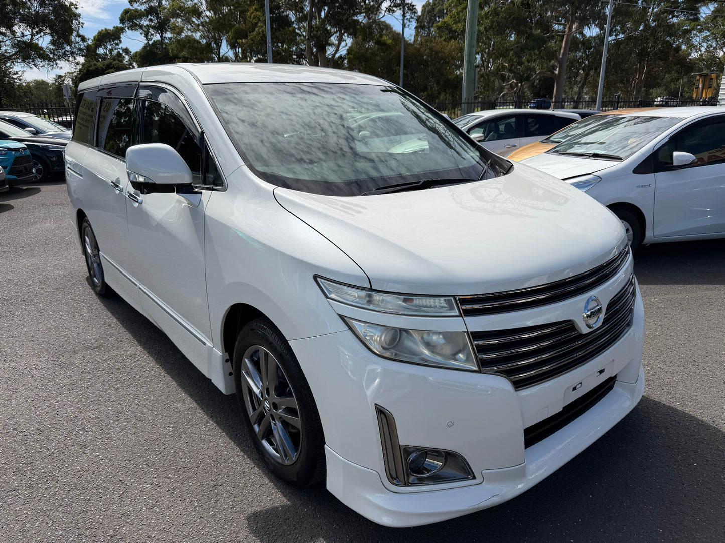 2013 Nissan Elgrand V6 3.5L Highway Star Premium 7 seats, (#0281)