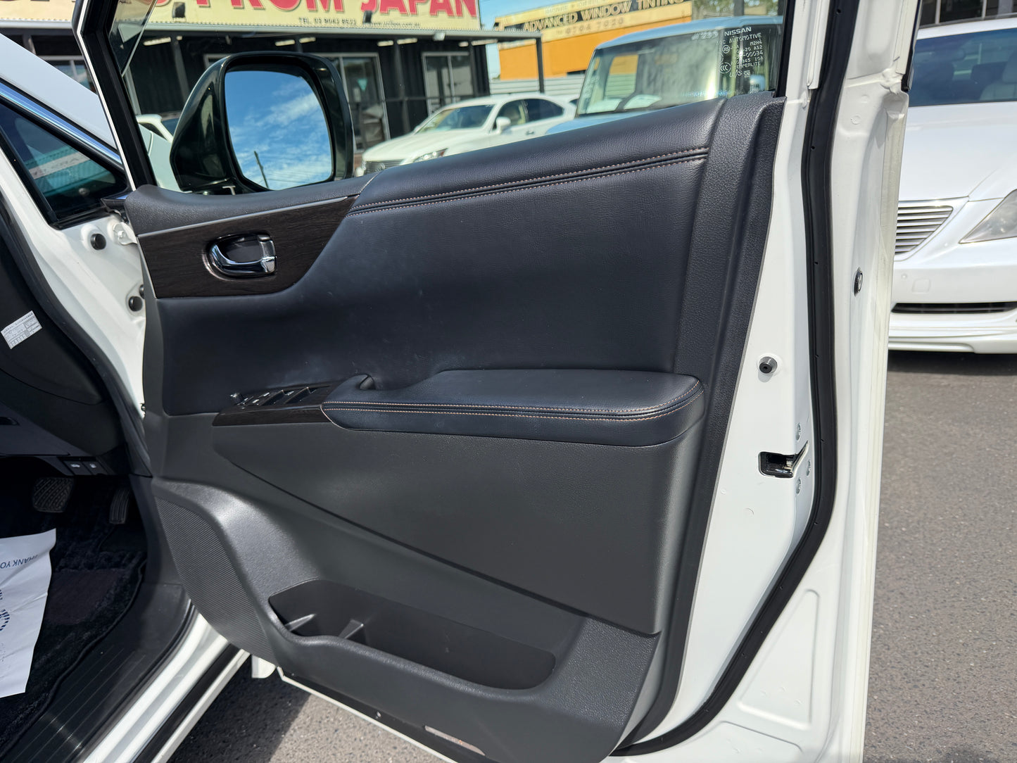 2013 Nissan Elgrand V6 3.5L Highway Star Premium 7 seats, (#0281)