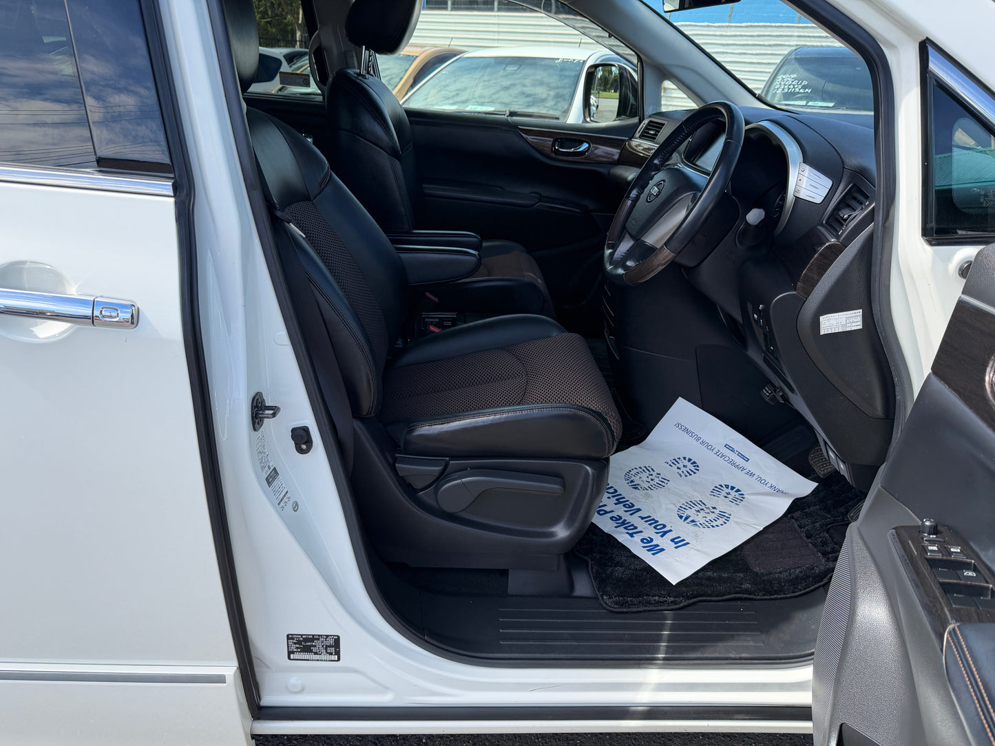 2013 Nissan Elgrand V6 3.5L Highway Star Premium 7 seats, (#0281)