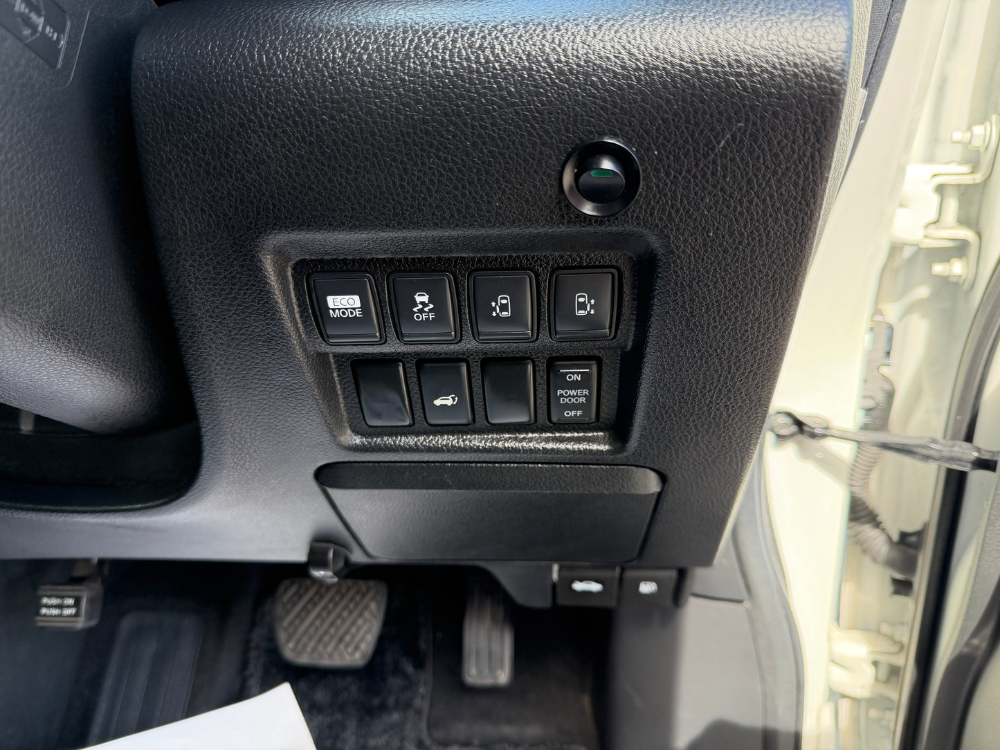 2013 Nissan Elgrand V6 3.5L Highway Star Premium 7 seats, (#0281)