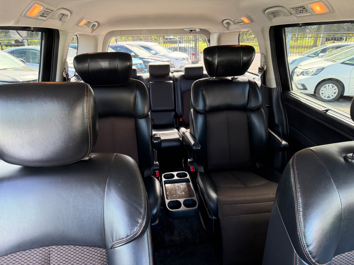 2013 Nissan Elgrand V6 3.5L Highway Star Premium 7 seats, (#0281)