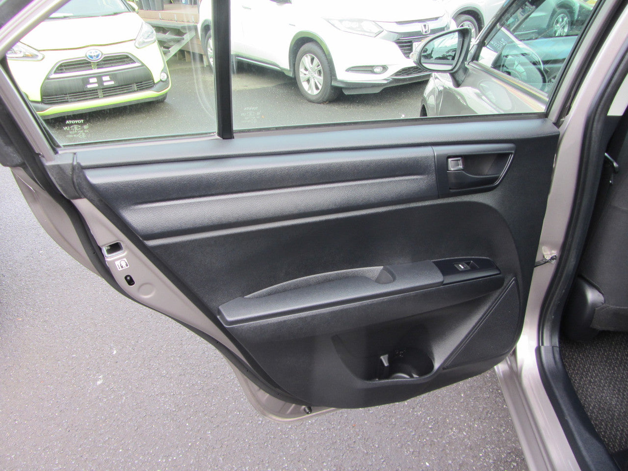 2019 Toyota Corolla Axio Hybrid 1.5L Sedan, VIN 6ZZJNKE1657204982 (#4982)