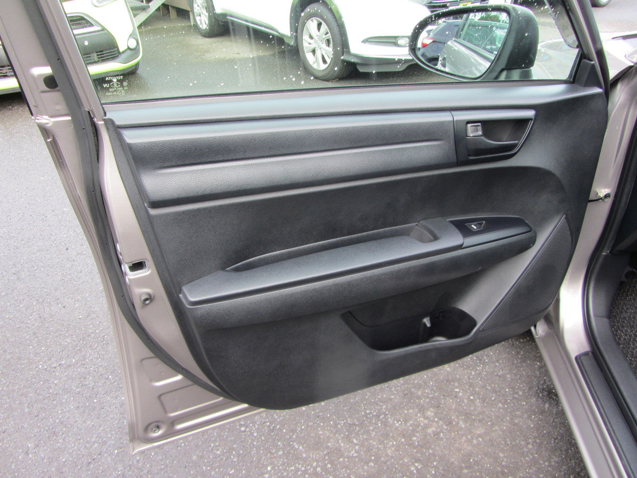 2019 Toyota Corolla Axio Hybrid 1.5L Sedan, VIN 6ZZJNKE1657204982 (#4982)