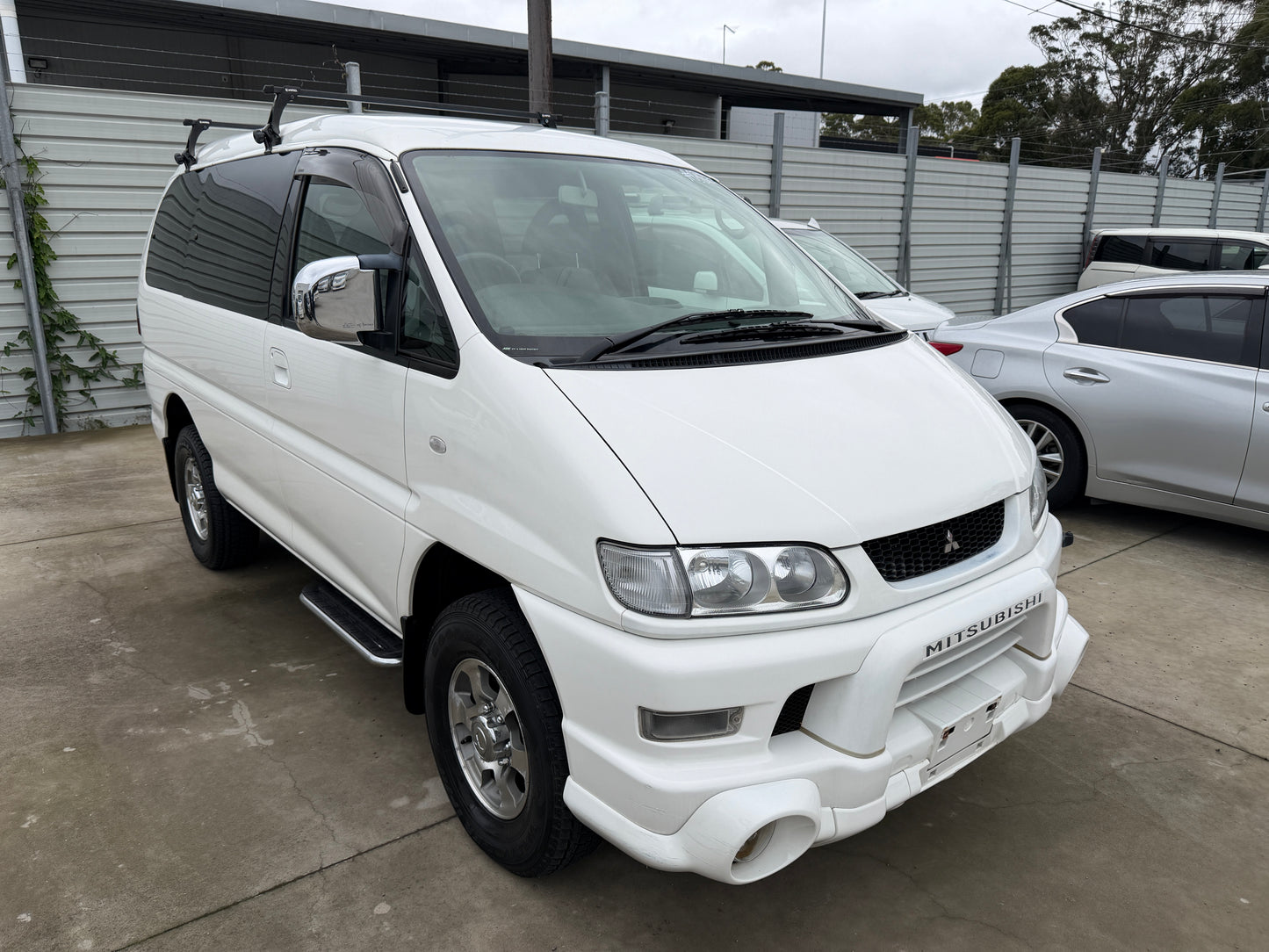 2005 Mitsubishi Delica Space Gear V6 3.0L 4WD Chamonix edition,(#0326)