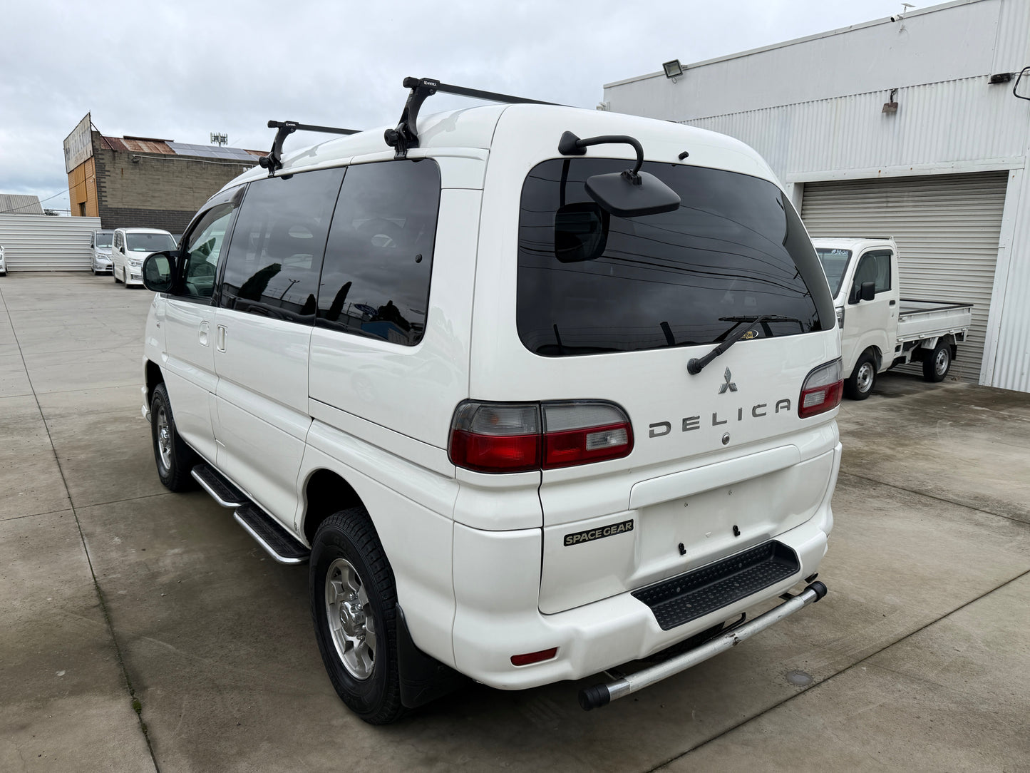 2005 Mitsubishi Delica Space Gear V6 3.0L 4WD Chamonix edition,(#0326)