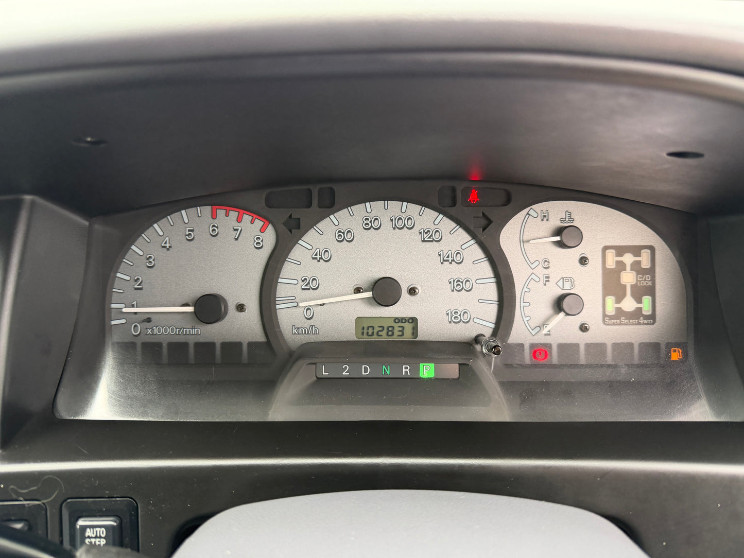 2005 Mitsubishi Delica Space Gear V6 3.0L 4WD Chamonix edition,(#0326)