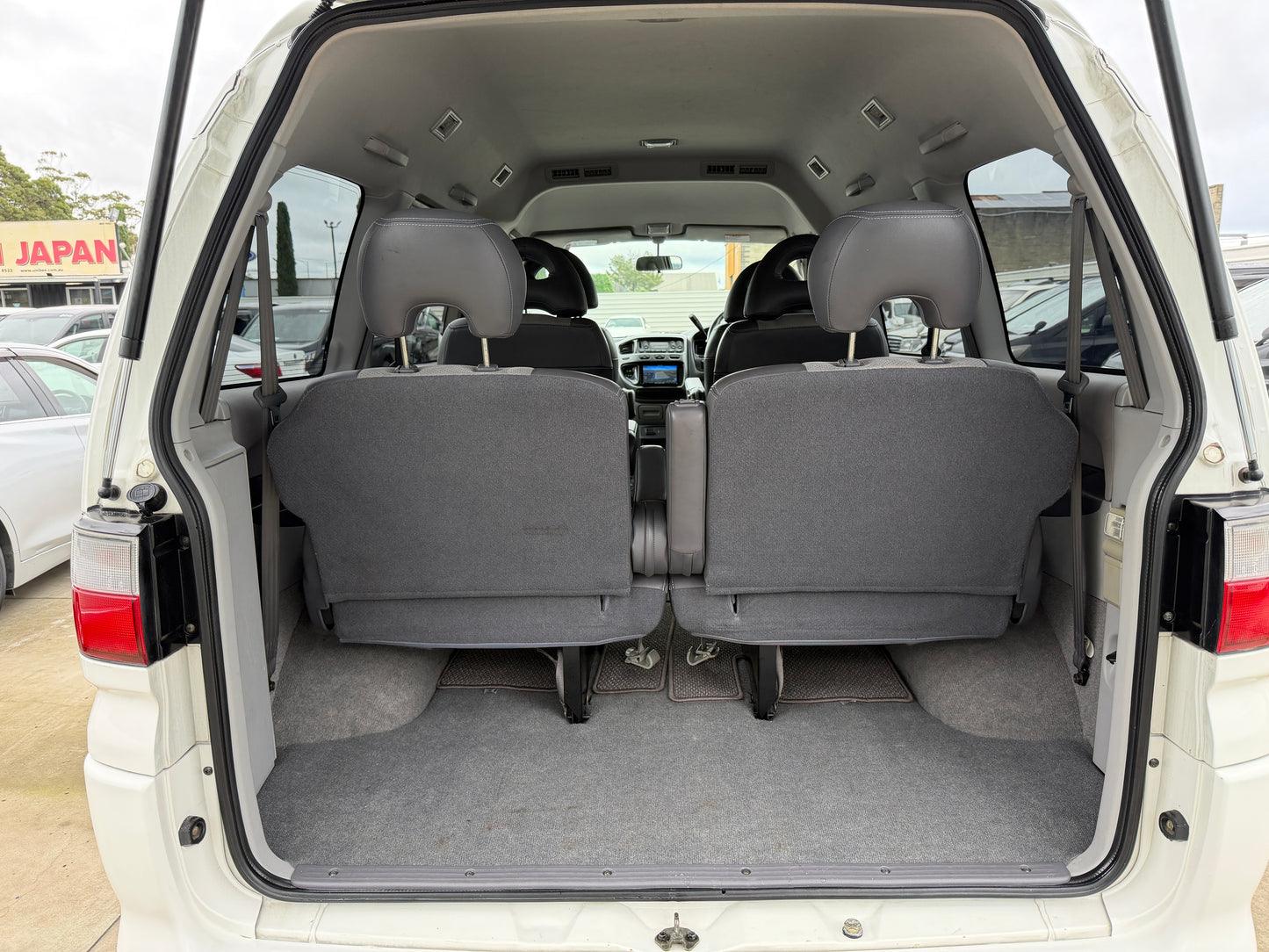 2005 Mitsubishi Delica Space Gear V6 3.0L 4WD Chamonix edition,(#0326)