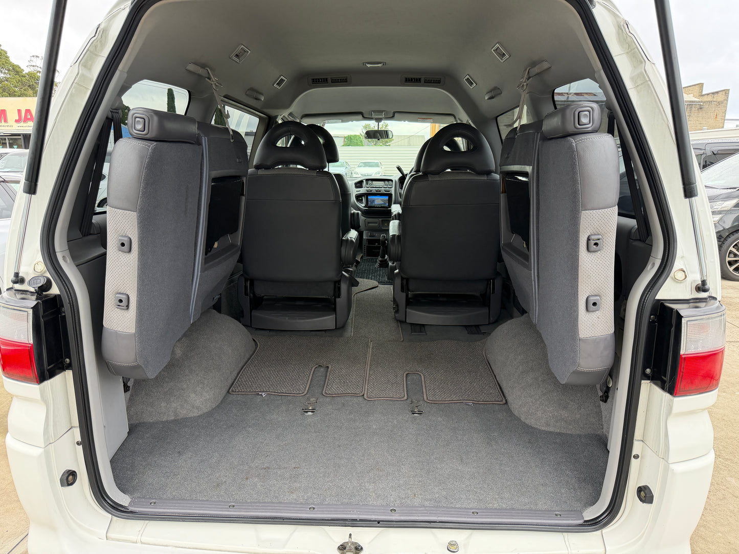 2005 Mitsubishi Delica Space Gear V6 3.0L 4WD Chamonix edition,(#0326)