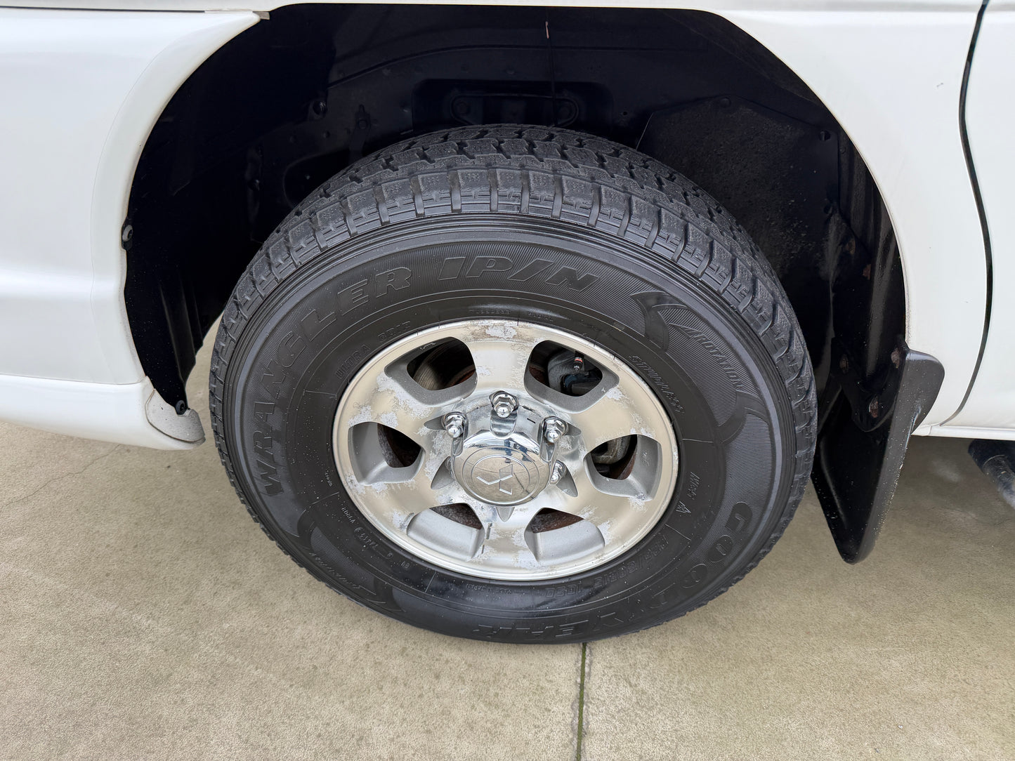 2005 Mitsubishi Delica Space Gear V6 3.0L 4WD Chamonix edition,(#0326)