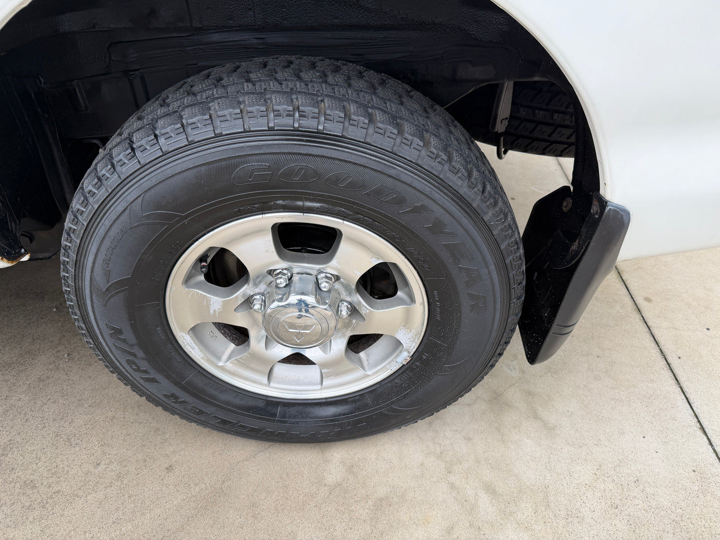 2005 Mitsubishi Delica Space Gear V6 3.0L 4WD Chamonix edition,(#0326)