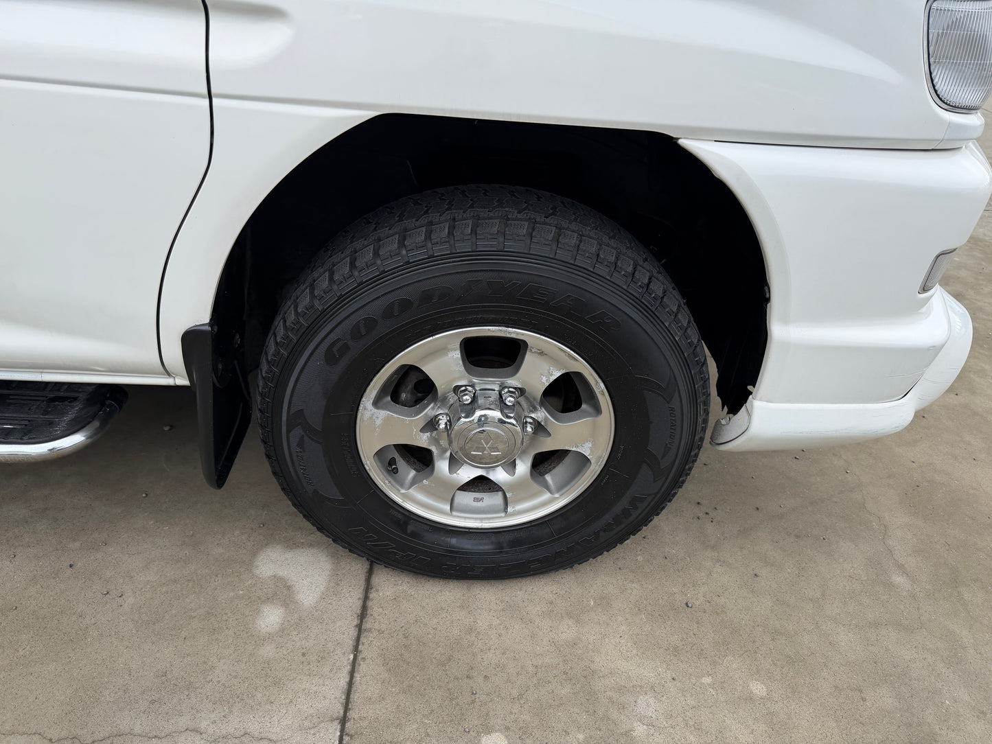 2005 Mitsubishi Delica Space Gear V6 3.0L 4WD Chamonix edition,(#0326)