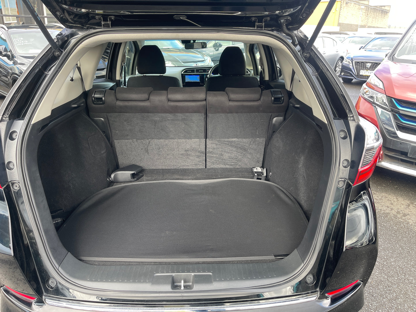2018 Honda Shuttle Hybrid X Honda Sensing Edition 5 seater, 6ZZK000GP72108672 (#8672)