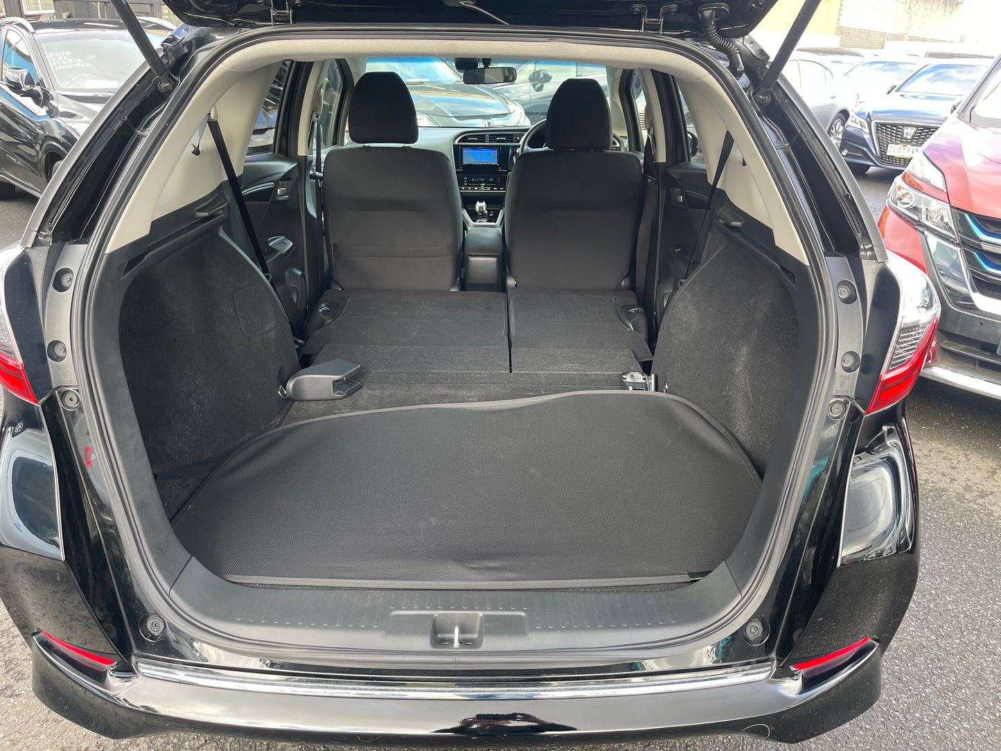 2018 Honda Shuttle Hybrid X Honda Sensing Edition 5 seater, 6ZZK000GP72108672 (#8672)