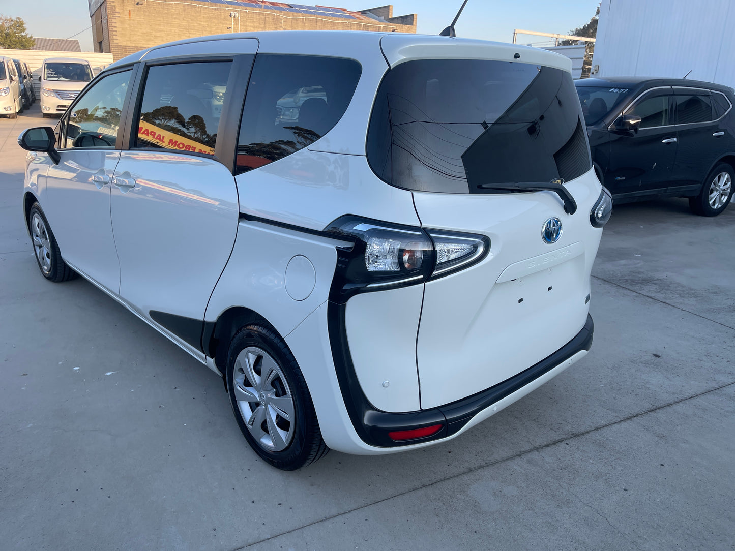 2020 Toyota Sienta 1.5L  Hybrid X Package 7 seater, VIN 6ZZLNHP1707222239 (#2239)