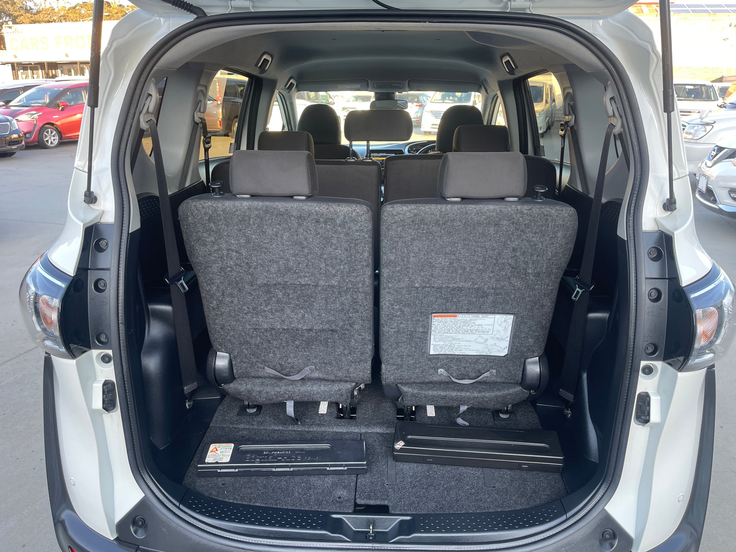 2020 Toyota Sienta 1.5L  Hybrid X Package 7 seater, VIN 6ZZLNHP1707222239 (#2239)
