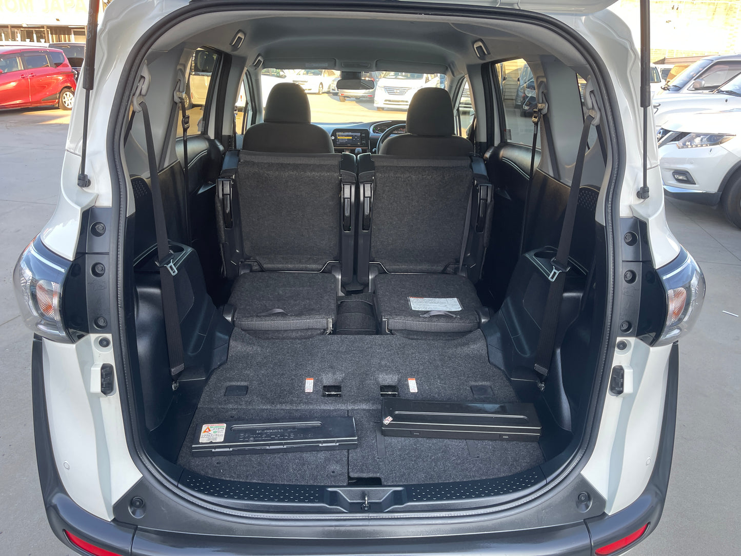 2020 Toyota Sienta 1.5L  Hybrid X Package 7 seater, VIN 6ZZLNHP1707222239 (#2239)