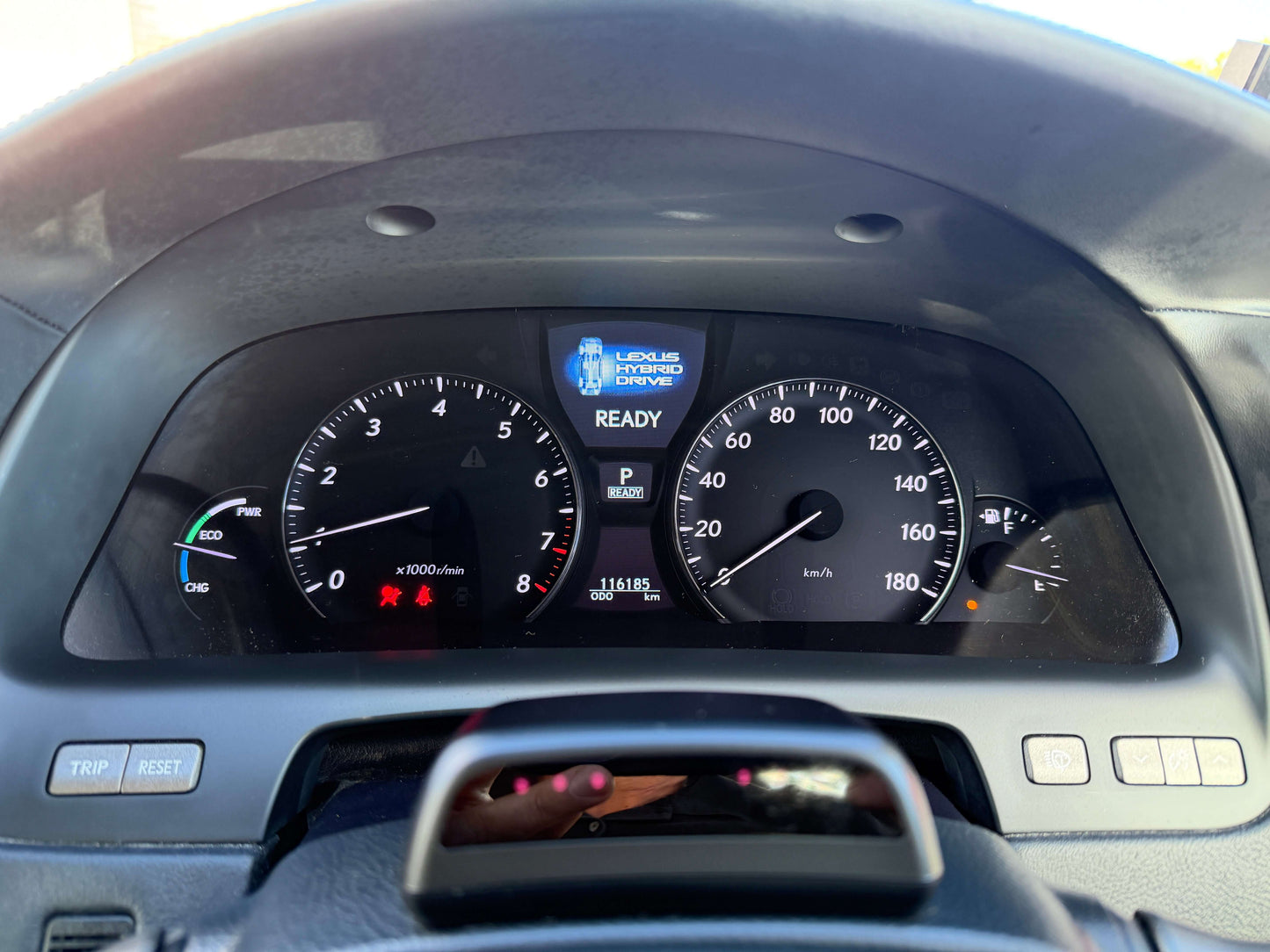 2007 Lexus LS600hL AWD V8 5.0L Hybrid dashboard with speedometer and fuel gauge, showing mileage 113186 km.