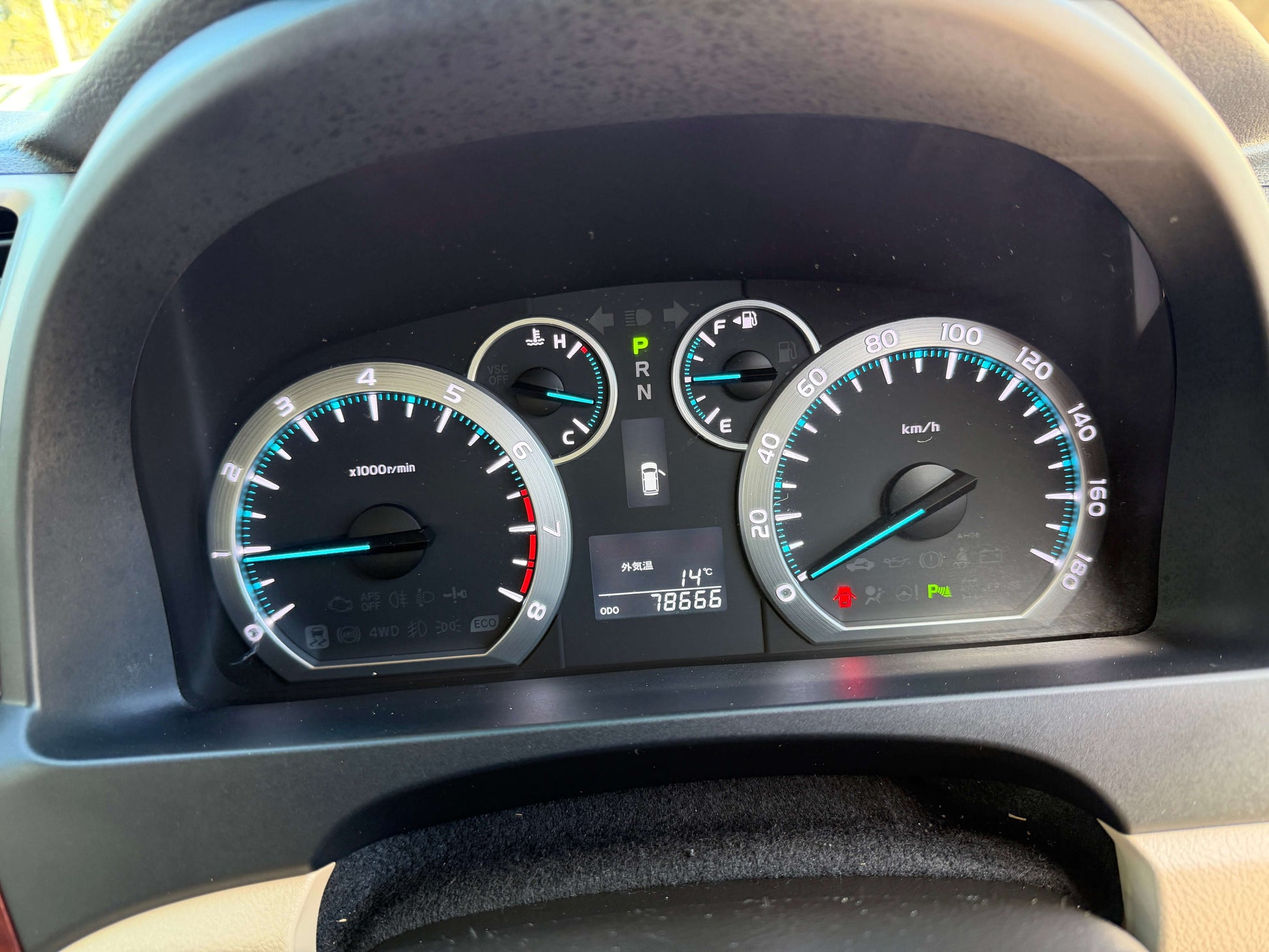 2009 Toyota Alphard 2.4L dashboard with mileage of 78666 km and speedometer, fuel gauge, and RPM display.