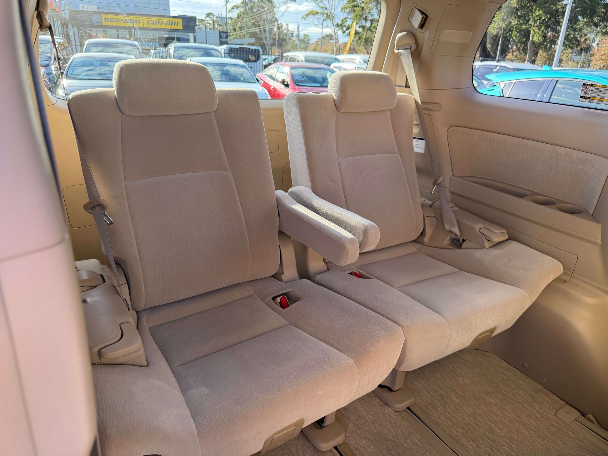 Interior view of 2009 Toyota Alphard 2.4L G Edition showing comfortable 8-seat configuration.