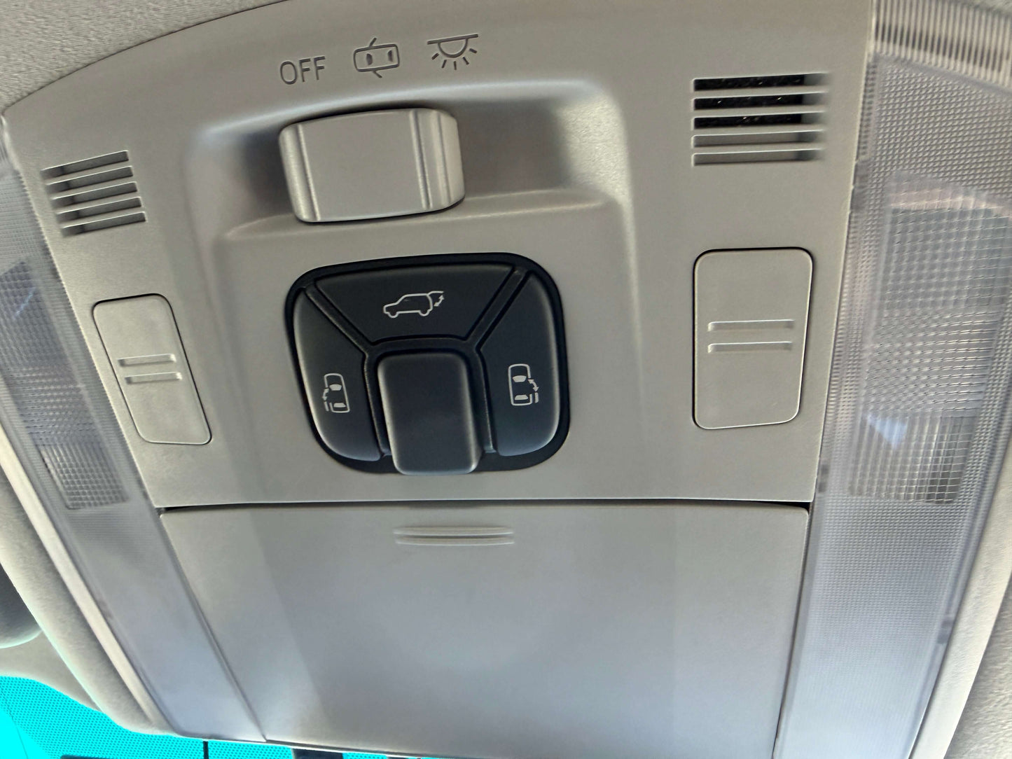 Interior overhead console of 2014 Toyota Vellfire 2.4L Z Golden Eyes II Edition showing control buttons.