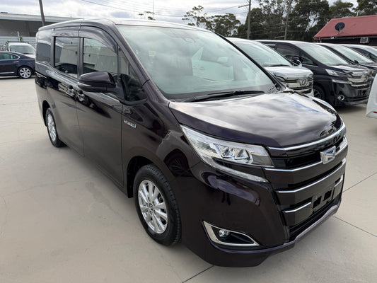 2018 Toyota Noah 1.8L Hybrid G Premium Edition 7 seater front exterior view