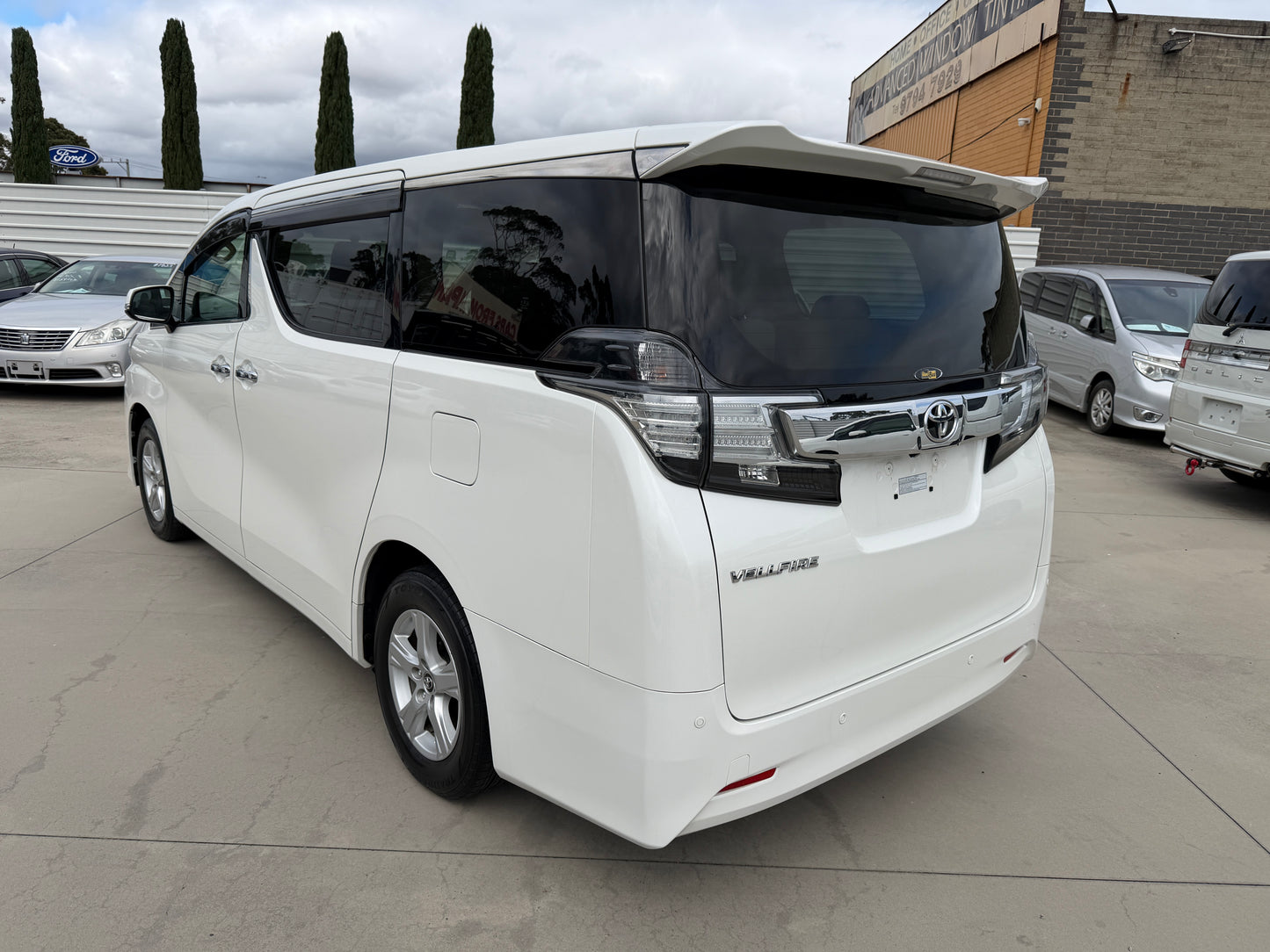 2016 Toyota Vellfire 2.5L rear view showcasing sleek design