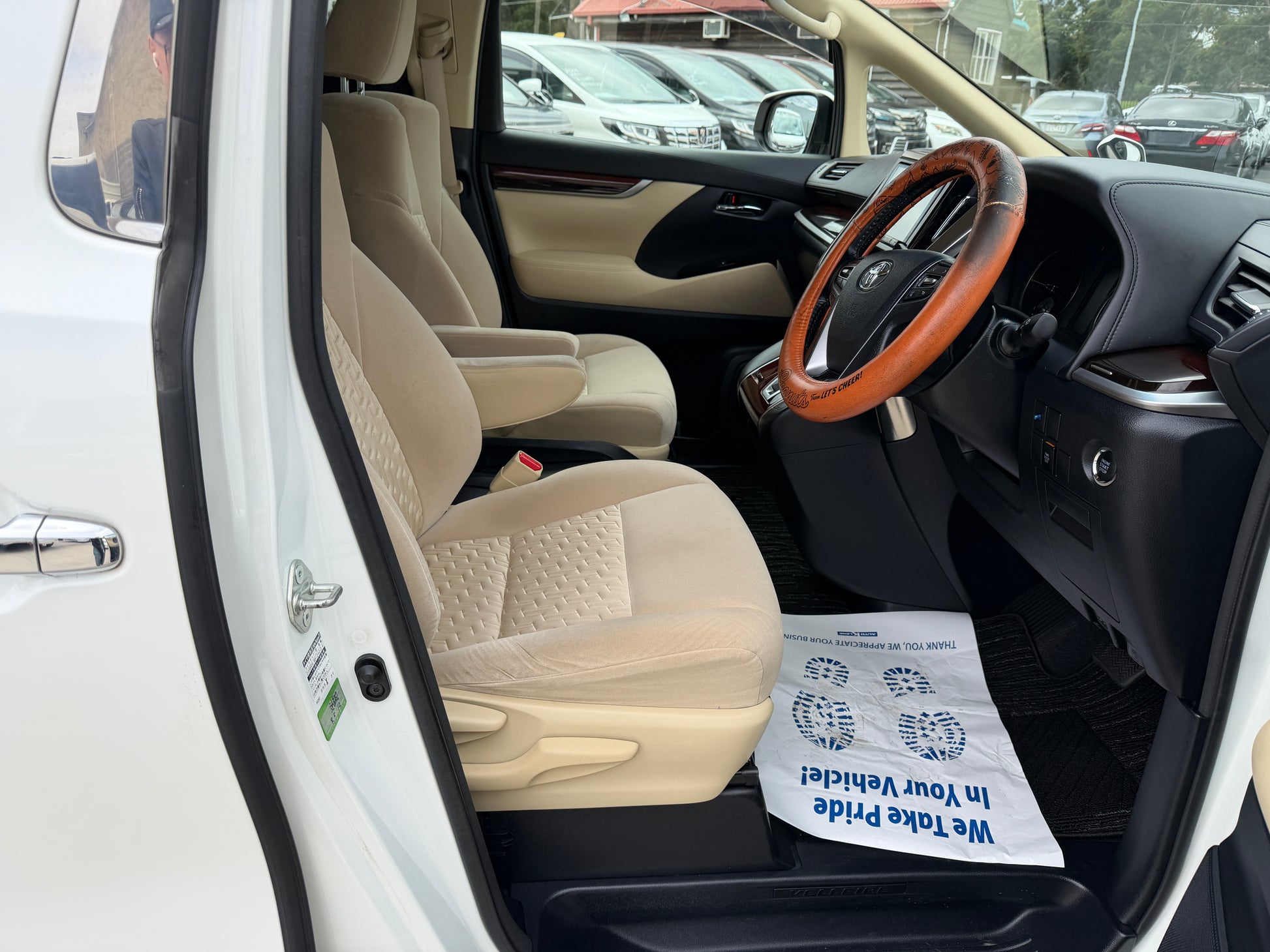 2016 Toyota Vellfire 2.5L interior front seats and dashboard