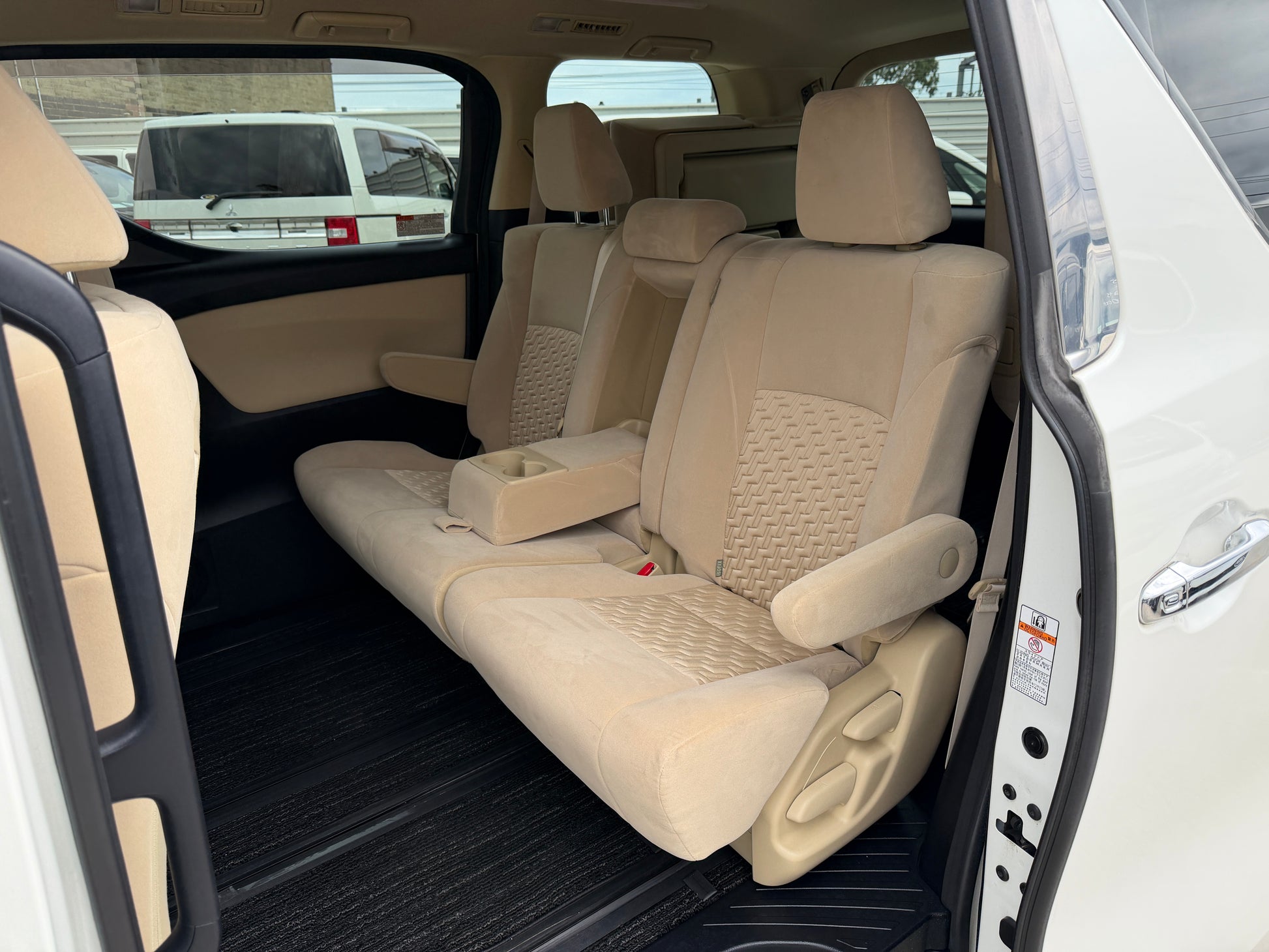 2016 Toyota Vellfire 2.5L climate control panel