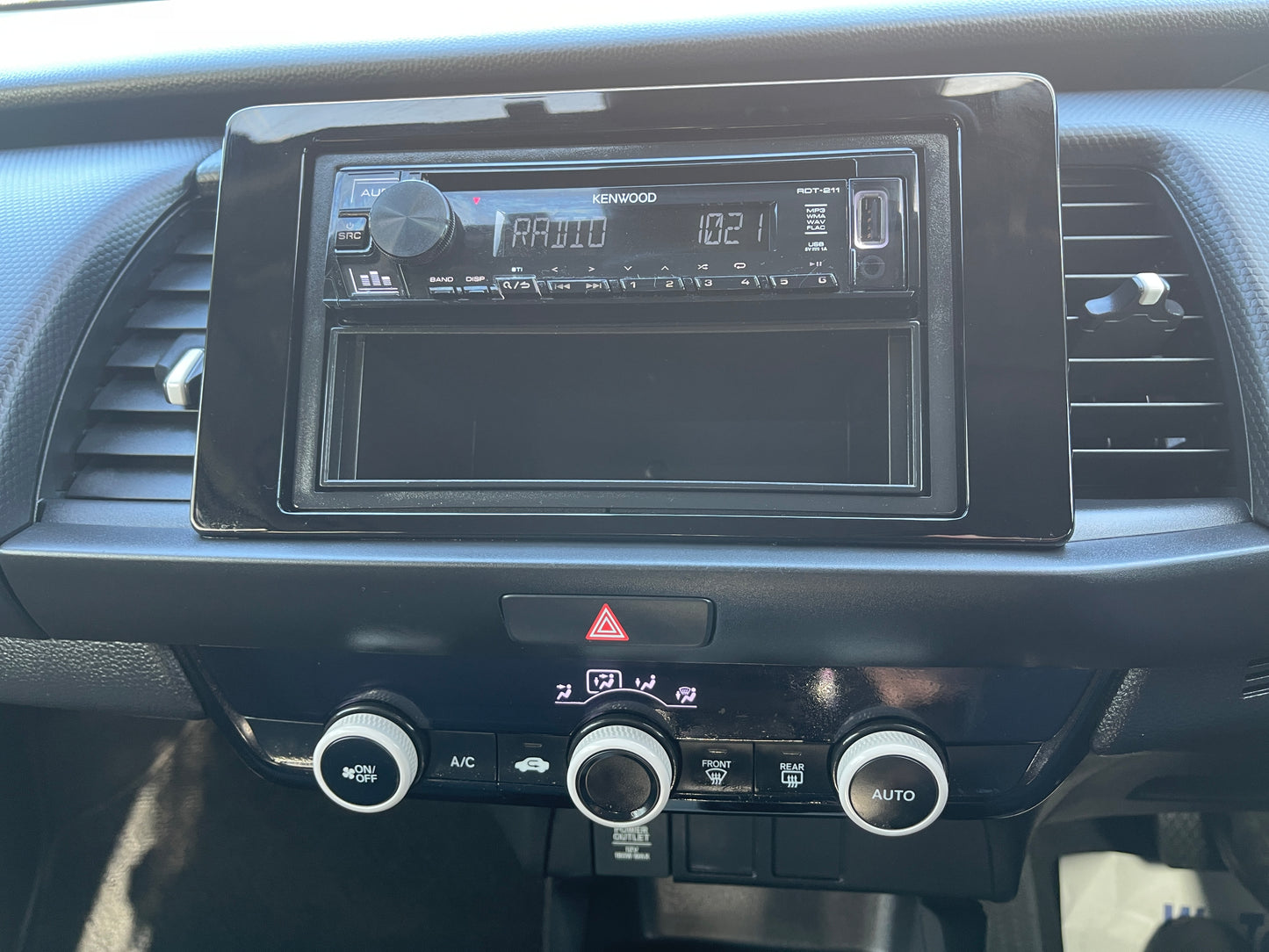 2020 Honda Fit 1.5 e:HEV Home Edition 5 seater, 6ZZL000GR32015997 (#5997)