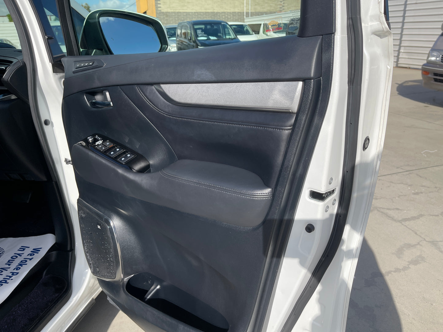 2019 Toyota Alphard 2.5L e-Four Hybrid Executive Lounge S Edition 7 seats, VIN 6ZZK0AYH300099850 (#9850)