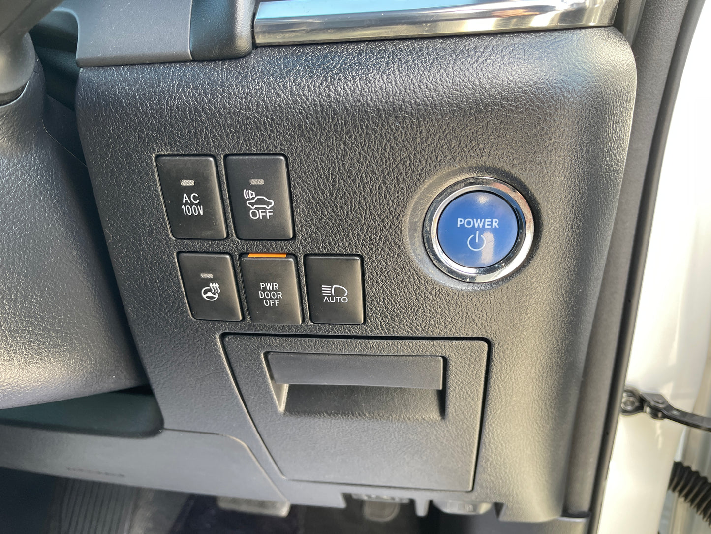 2019 Toyota Alphard 2.5L e-Four Hybrid Executive Lounge S Edition 7 seats, VIN 6ZZK0AYH300099850 (#9850)