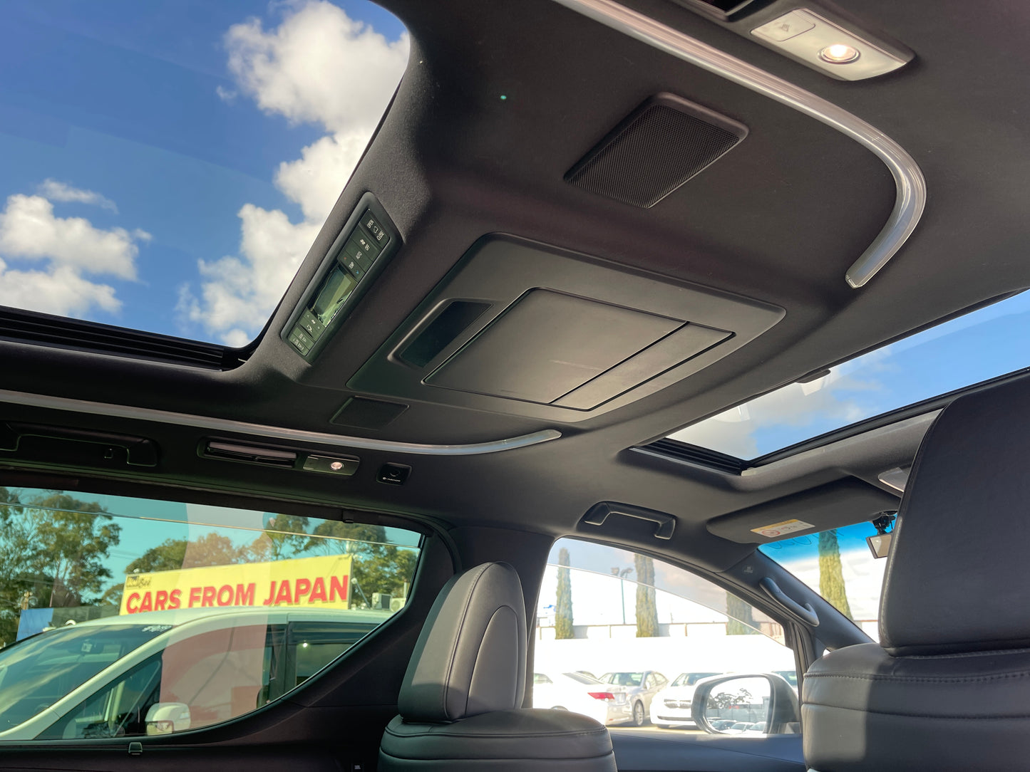 2019 Toyota Alphard 2.5L e-Four Hybrid Executive Lounge S Edition 7 seats, VIN 6ZZK0AYH300099850 (#9850)