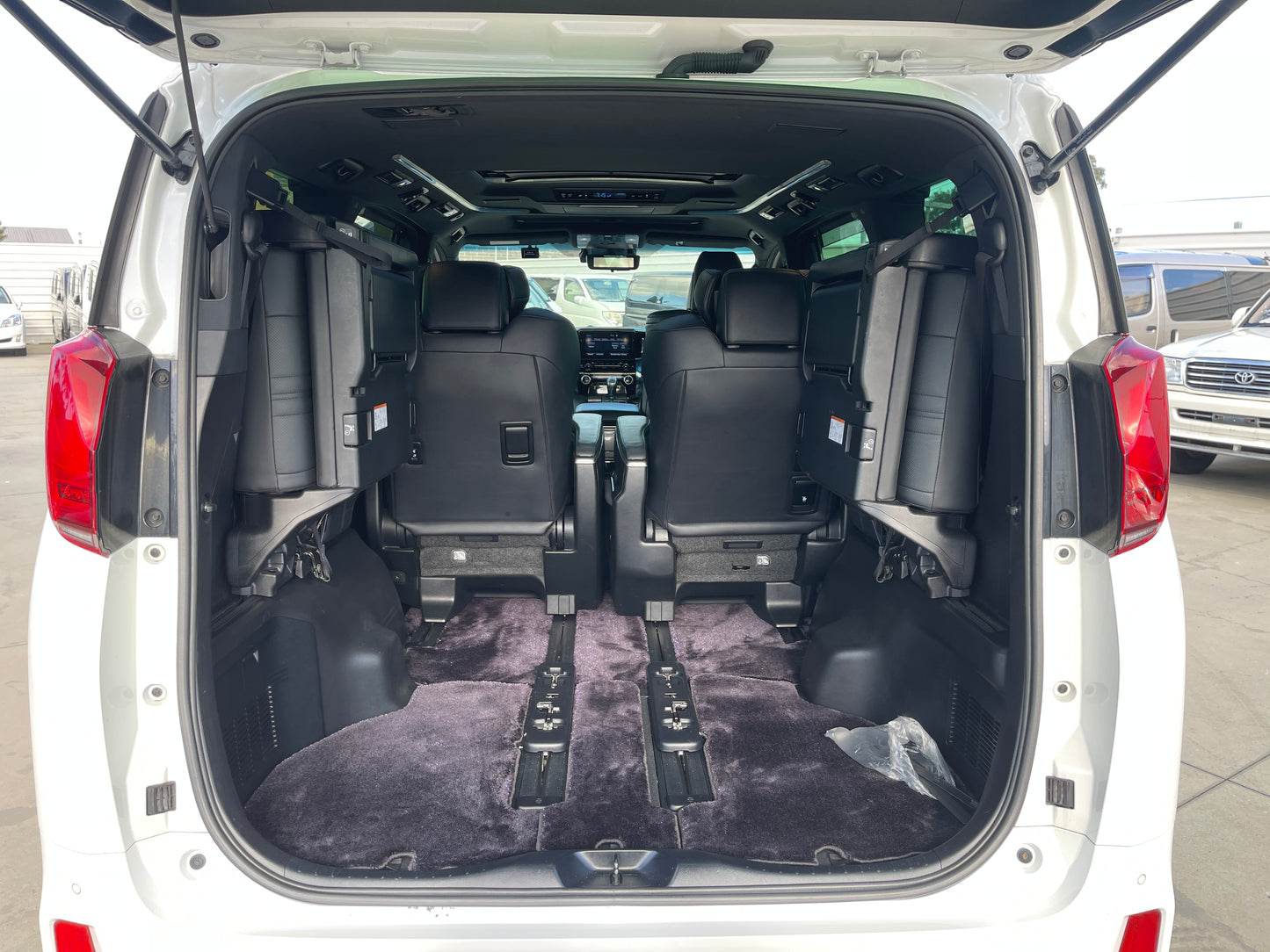 2019 Toyota Alphard 2.5L e-Four Hybrid Executive Lounge S Edition 7 seats, VIN 6ZZK0AYH300099850 (#9850)