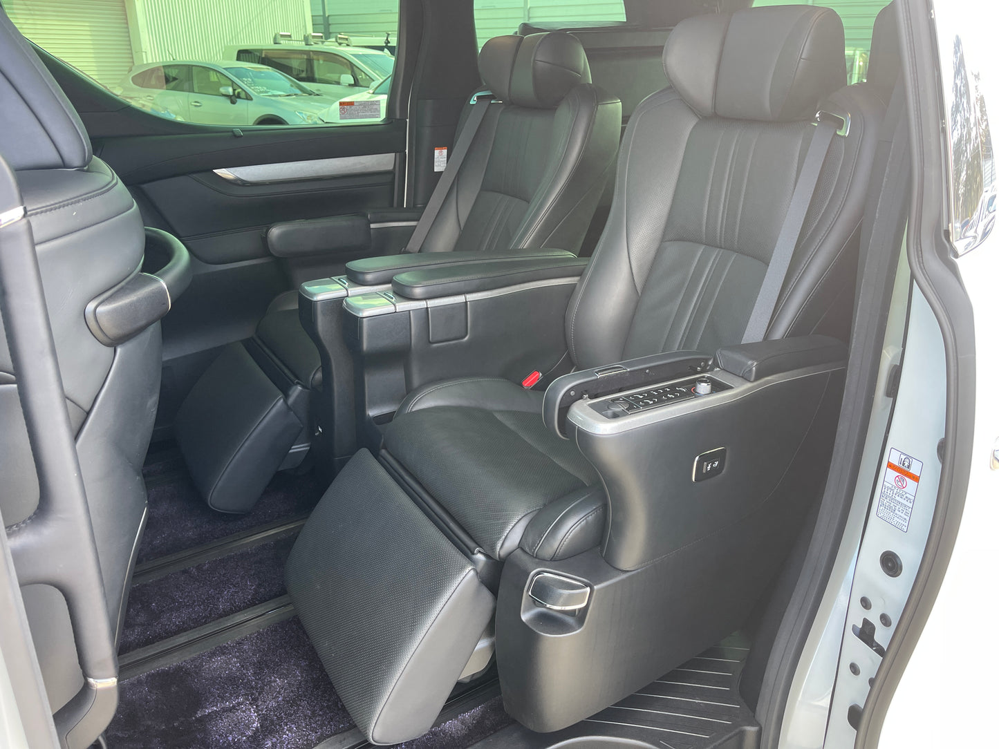 2019 Toyota Alphard 2.5L e-Four Hybrid Executive Lounge S Edition 7 seats, VIN 6ZZK0AYH300099850 (#9850)