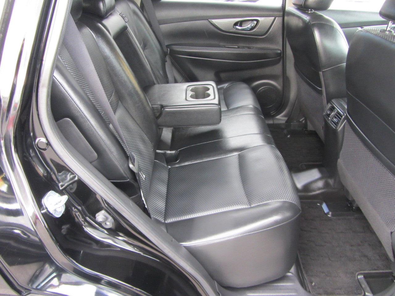 2017 Nissan X-Trail 2.0L 4WD Hybrid Mode Premier Autech Emergency Brake Package, VIN 6ZZH00HNT32131651 (#1651)