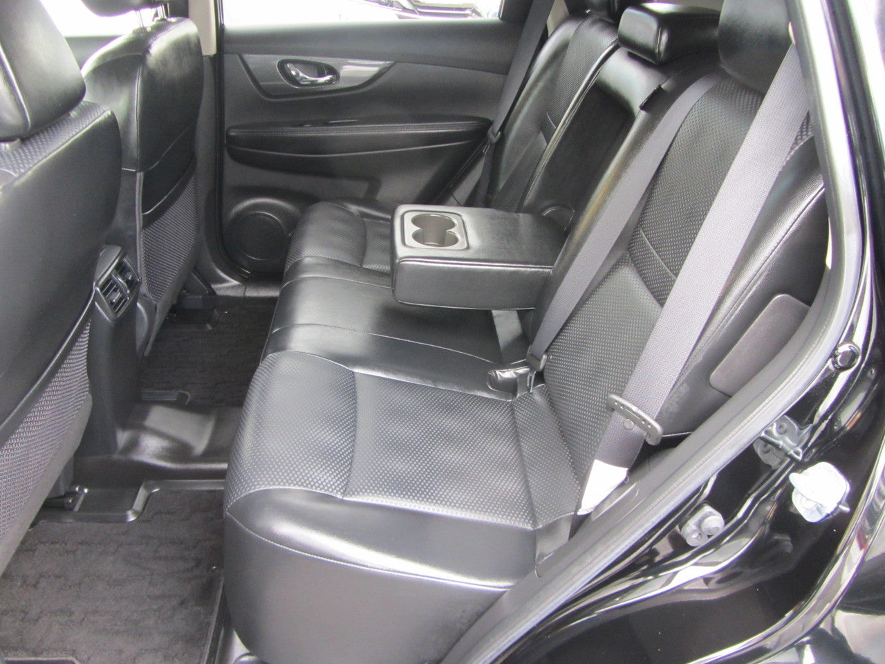 2017 Nissan X-Trail 2.0L 4WD Hybrid Mode Premier Autech Emergency Brake Package, VIN 6ZZH00HNT32131651 (#1651)