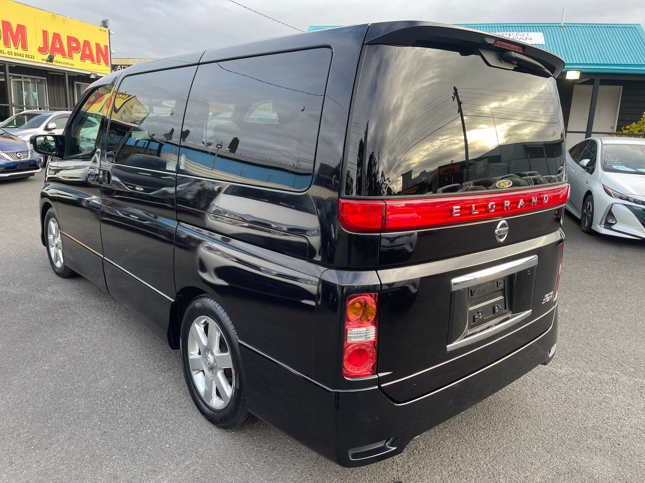 2008 Nissan Elgrand V6 2.5L Highway Star Premium Black Leather, VIN 6U90000ME51165419 (#5419)