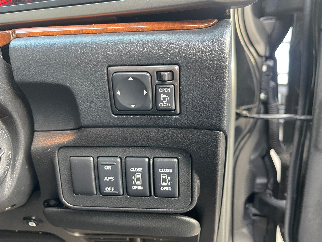 2008 Nissan Elgrand V6 2.5L Highway Star Premium Black Leather, VIN 6U90000ME51165419 (#5419)