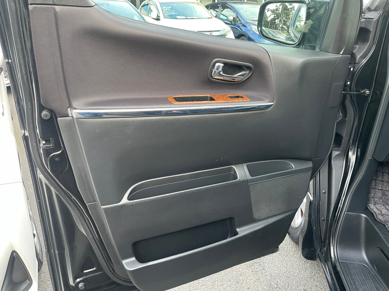 2008 Nissan Elgrand V6 2.5L Highway Star Premium Black Leather, VIN 6U90000ME51165419 (#5419)