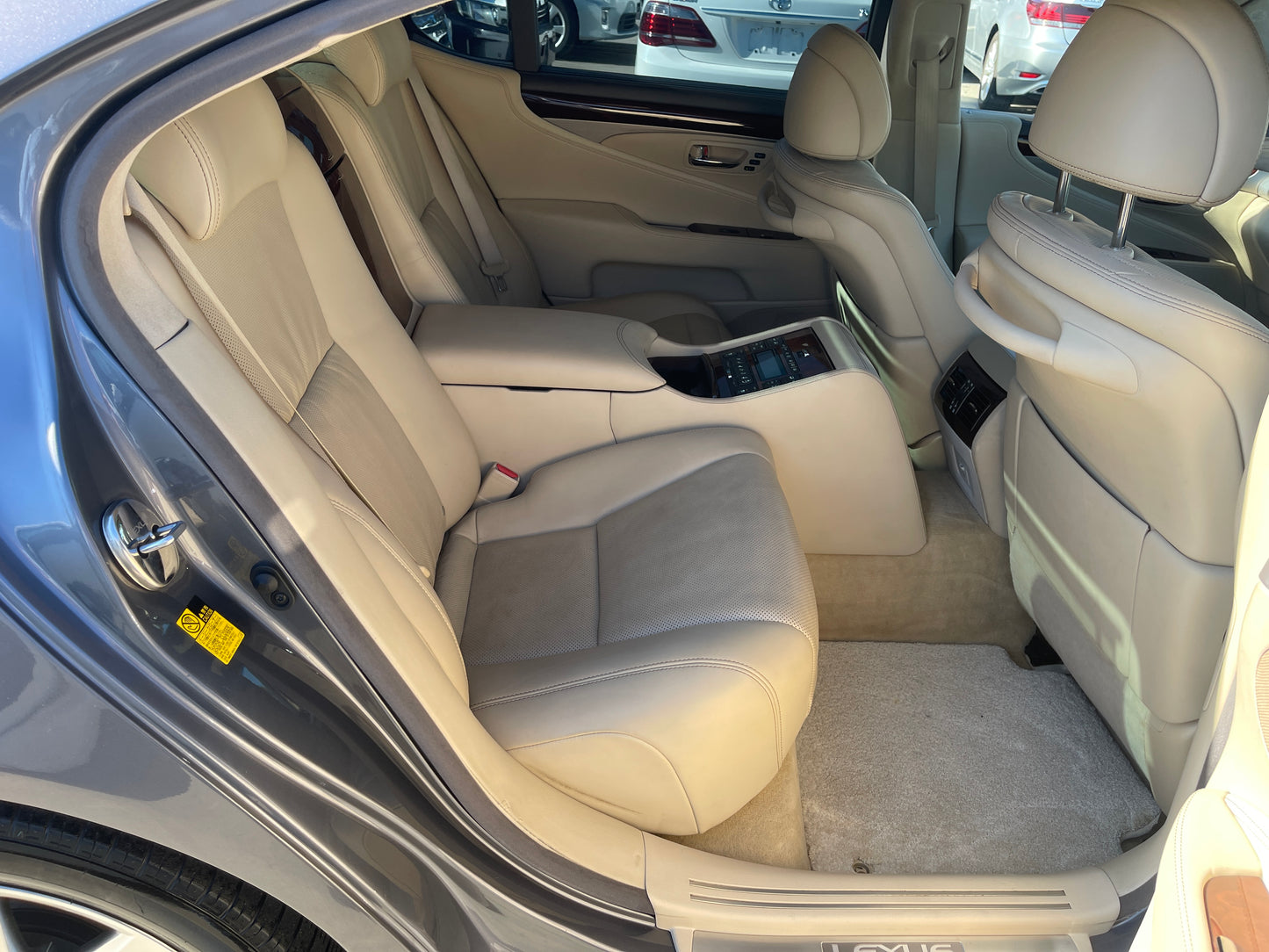 2014 Lexus LS460L AWD V8 4.6L Executive Package 4seats Premium Luxury Sedan, VIN 6ZZE0USF465006488 (#6488)