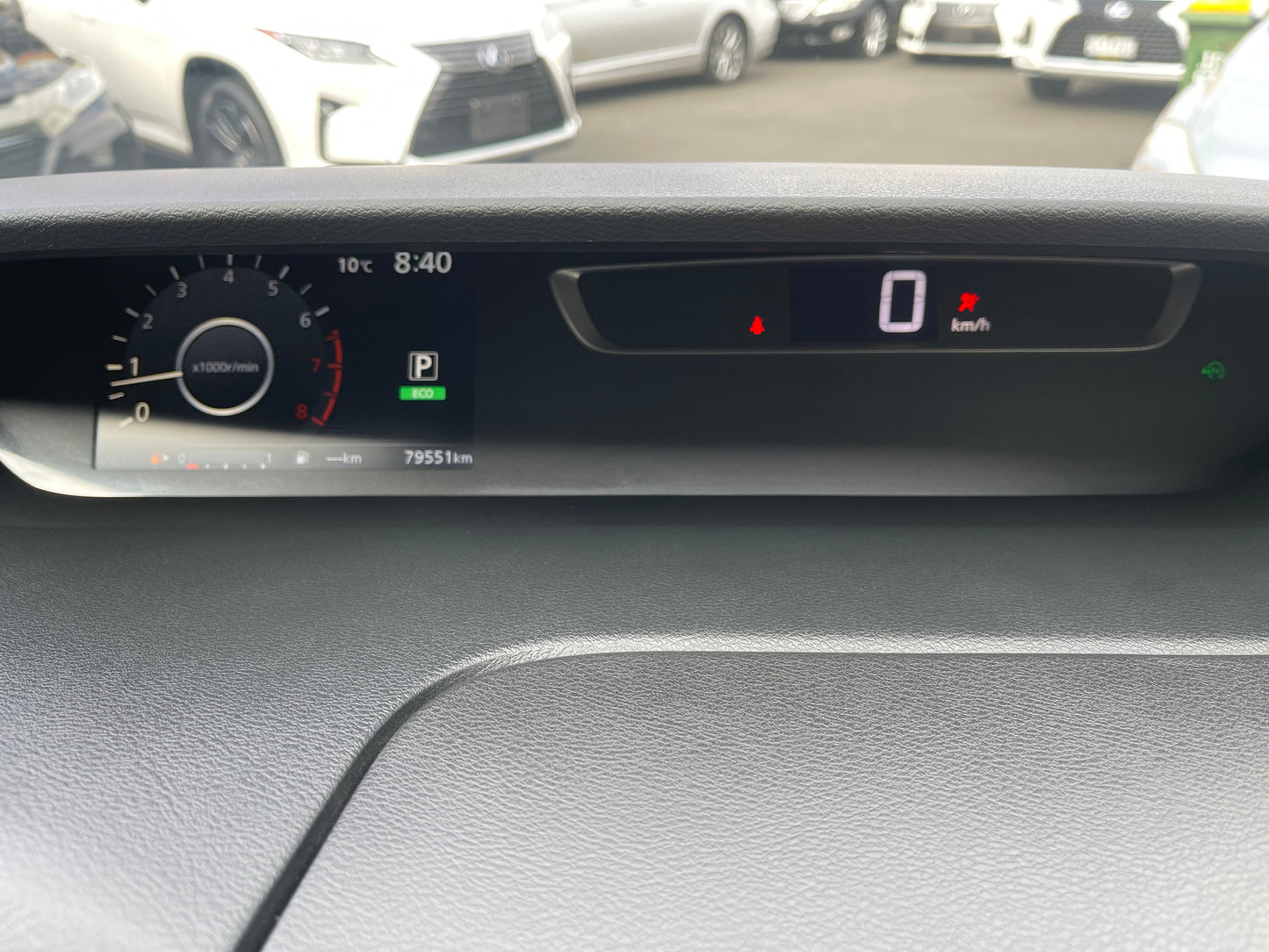 2016 Nissan Serena 2.0L S-Hybrid Highway Star G Edition 8 seats, VIN 6ZZG00GFC27010610 (#0610)