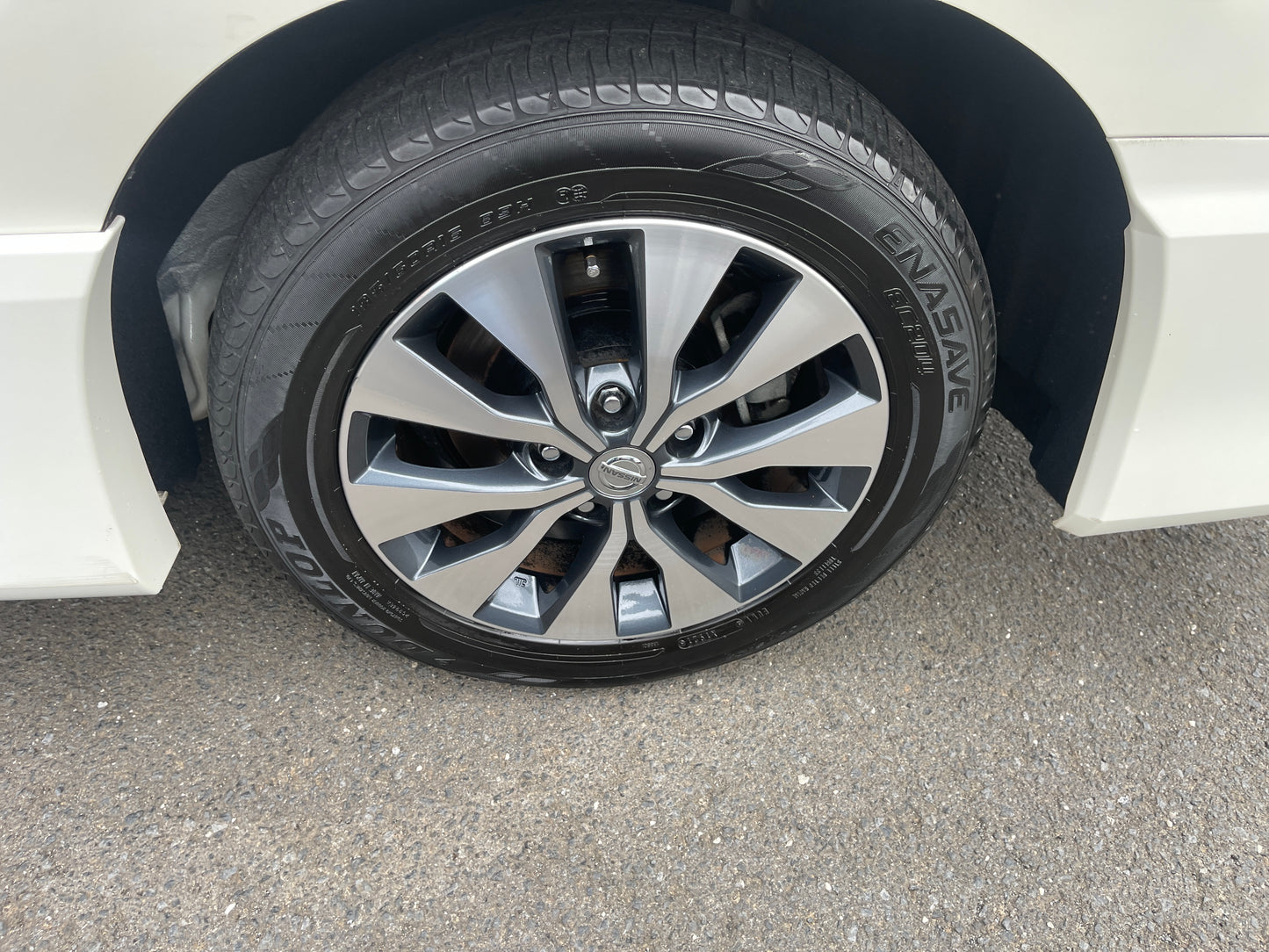 2016 Nissan Serena 2.0L S-Hybrid Highway Star G Edition 8 seats, VIN 6ZZG00GFC27010610 (#0610)