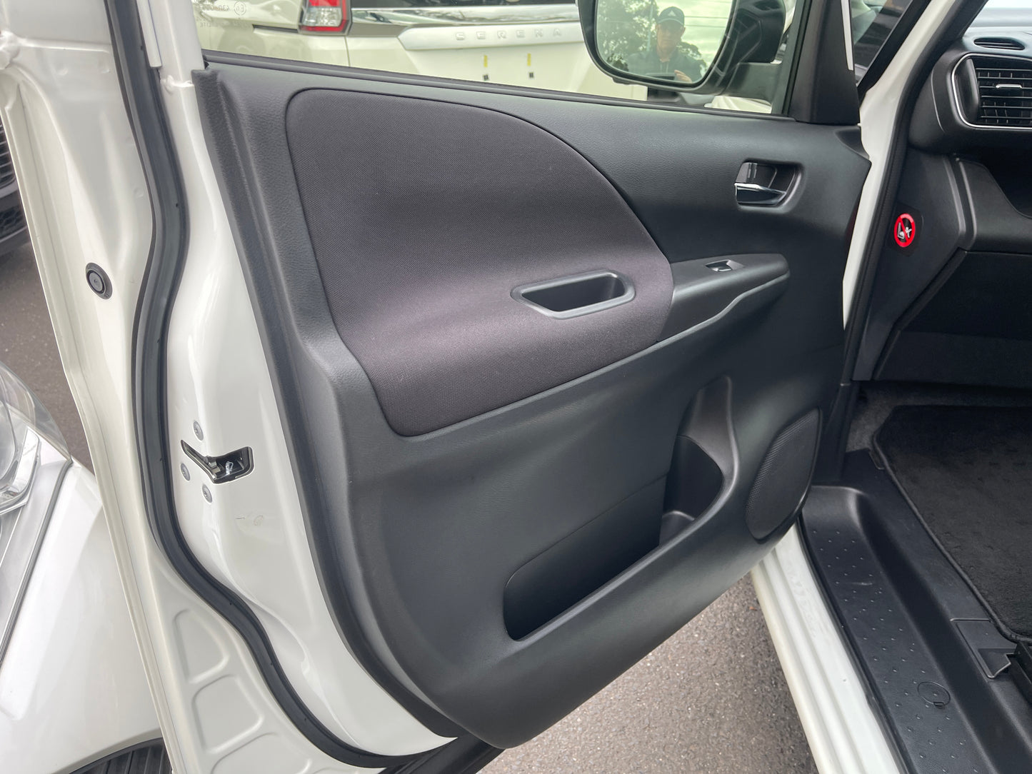 2016 Nissan Serena 2.0L 4WD S-Hybrid Highway Star ProPilot Edition 8 seats, VIN 6ZZG0GFNC27001641 (#1641)